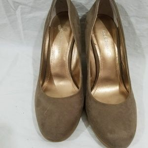 BCBGenerations Beige Wedge Suede Wedge, Sz 8.5